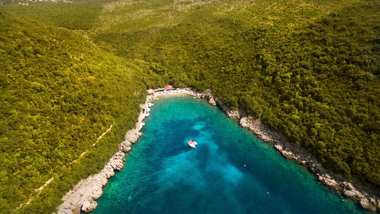 The turquoise bay of Dobreč, a quiet swimming stop on Luštica