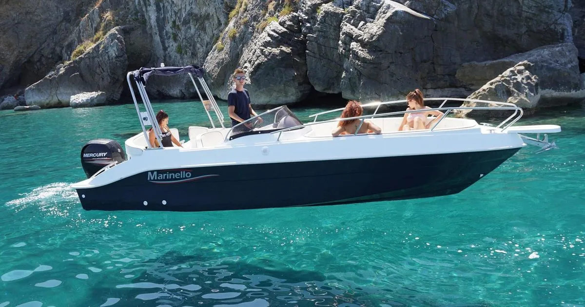 Guests on our large Marinello speedboat in a turquoise cove